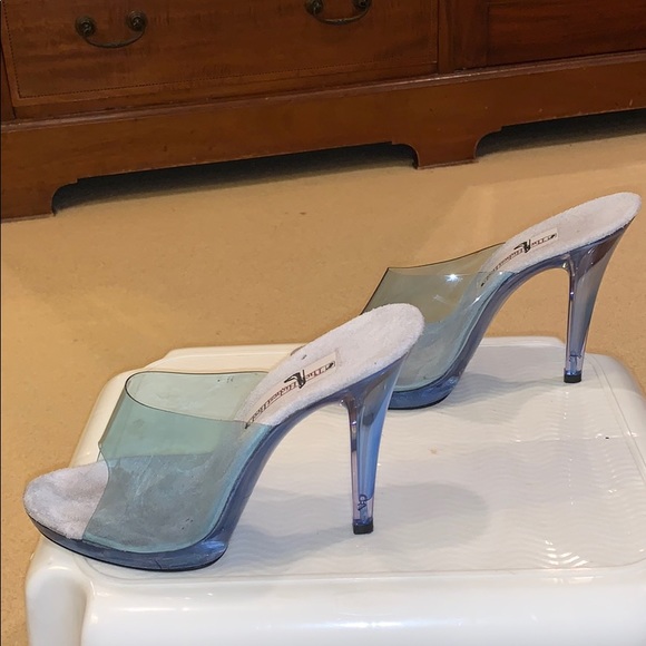 Heels - Picture 4 of 5